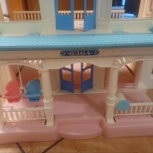 1993 Fisher Price Loving Family Doll house